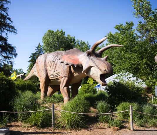 Dinosauria at the Detroit Zoo
